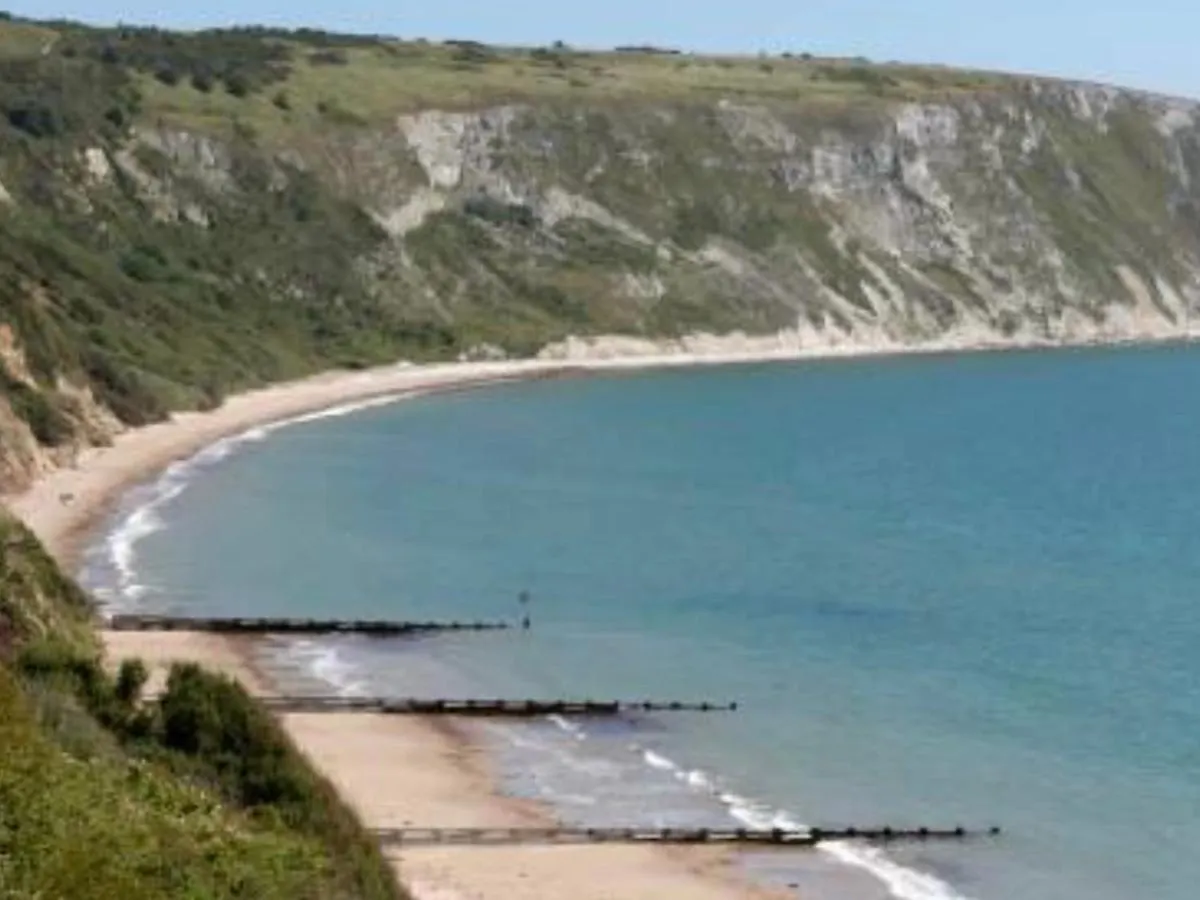 Beach Escape 4 Bedroom House, Sleeps 11, 2 Free Parking, Garden, Wifi, Smart Tv, Newly Decorated Bournemouth