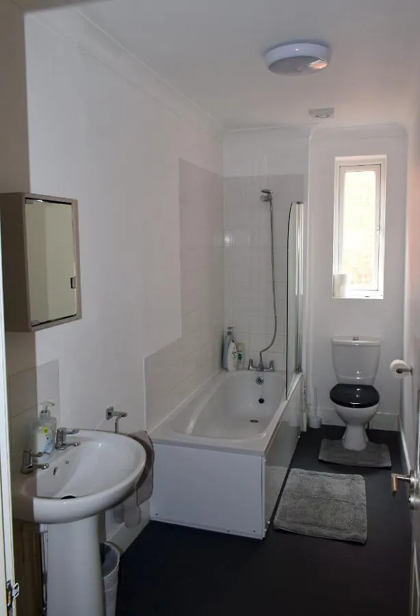 Vakantiehuis Beach Escape 4 Bedroom House, Sleeps 11, 2 Free Parking, Garden, Wifi, Smart Tv, Newly Decorated Bournemouth Verenigd Koninkrijk